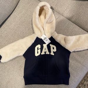 NWT gap baby sweatshirt in size 6-12 months